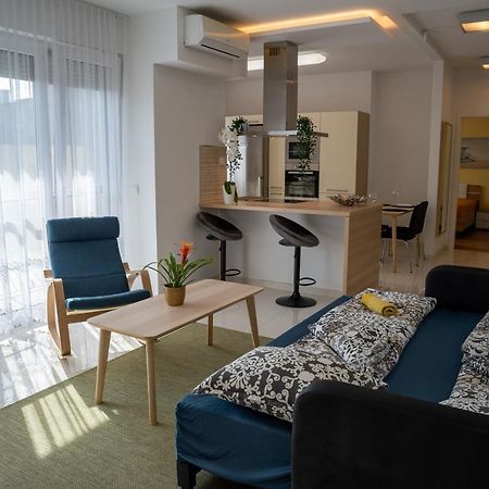 Sunshine Apartman With Free Parking Győr Eksteriør bilde