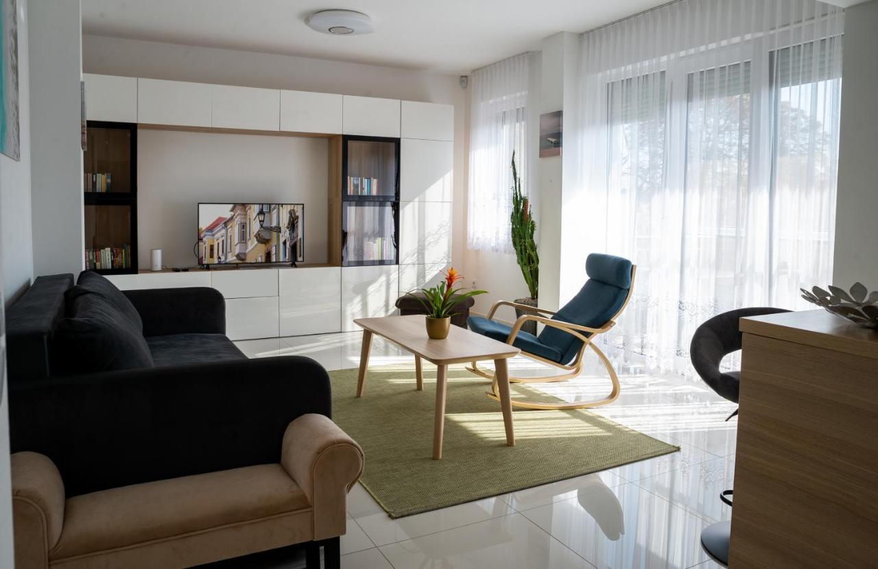Sunshine Apartman With Free Parking Győr Eksteriør bilde