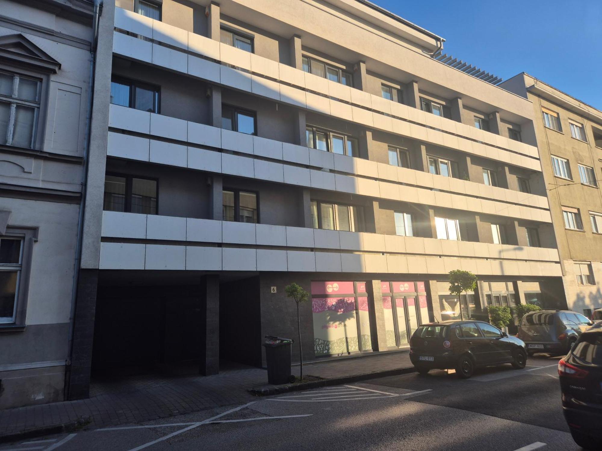 Sunshine Apartman With Free Parking Győr Eksteriør bilde